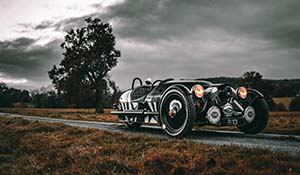 Morgan to suspend 3 Wheeler production