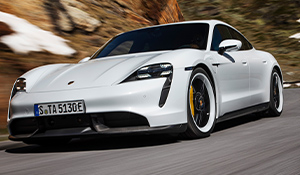 REVIEW – PORSCHE TAYCAN TURBO