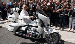 BMW dealer creates “Papal” R 18 Transcontinental